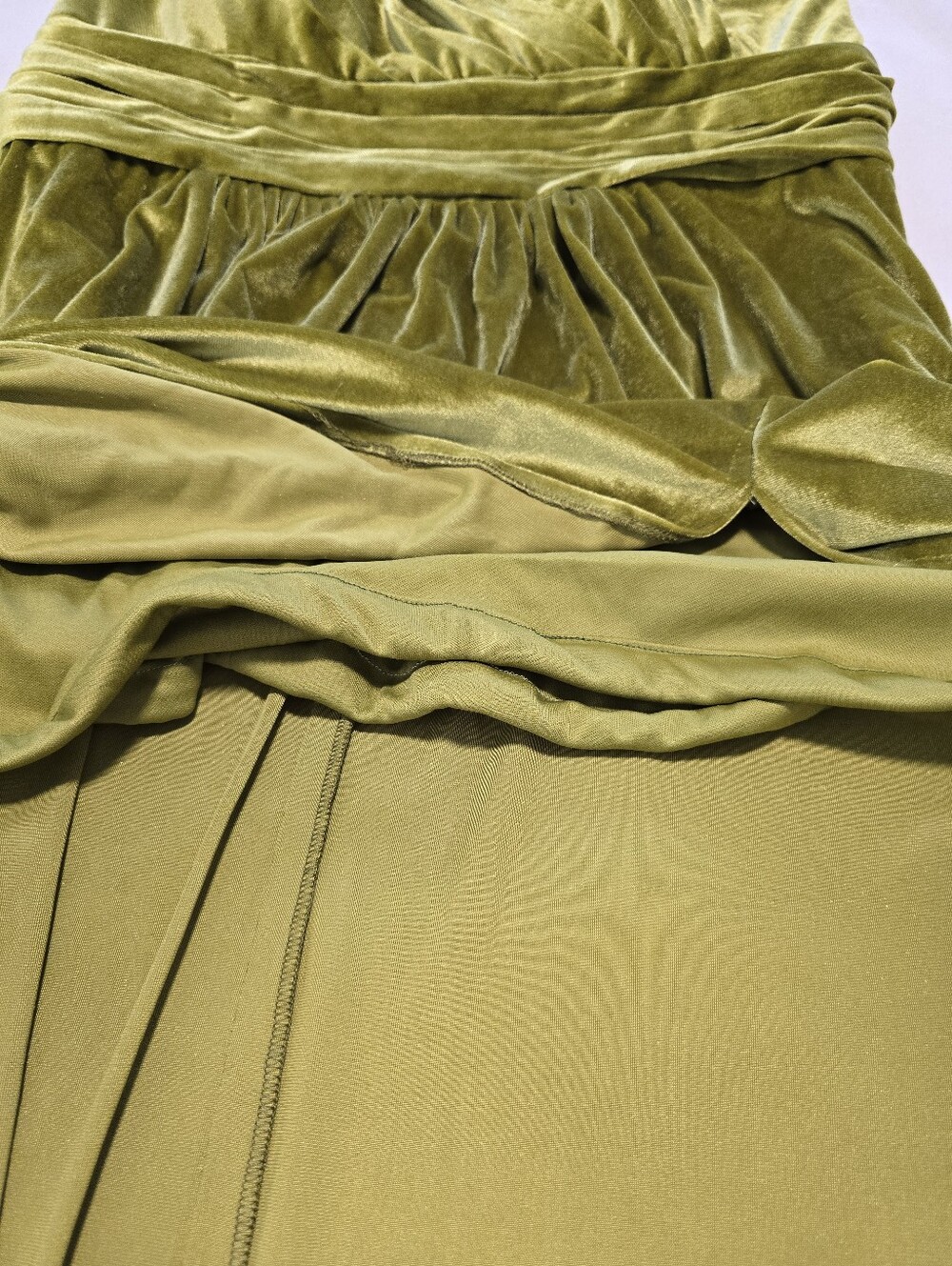 Pomuyoo Olive Green One Shoulder Velvet Maxi Dress | Plus Size Formal Size 20 - Picture 6 of 8